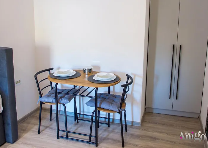 Maxim Apartments